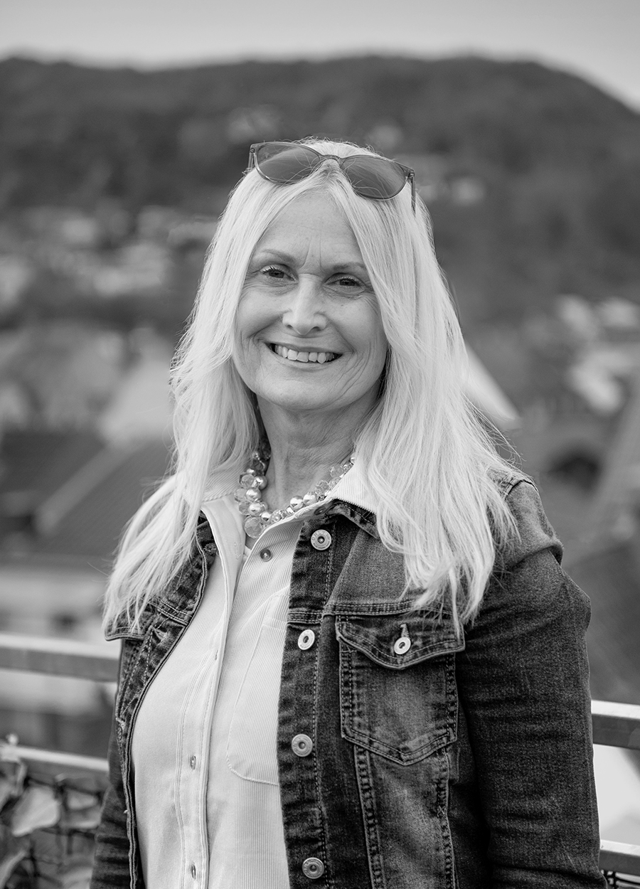 Karin Weber lächelnd | Verkehrswertgutachten Bad Kissingen